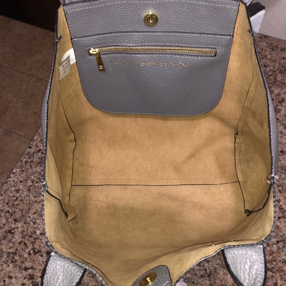 Large Gray Vegan Leather Shoulder Bag - Picture 2 of 4